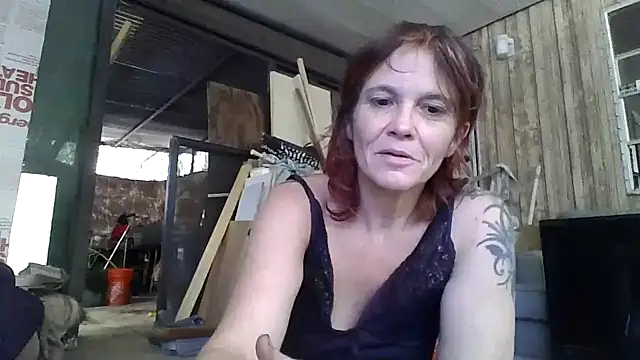 Snapshot of spundarella420 chatting on April 17, 5:27 pm spundarella420 online show from April 17, 5:27 pm