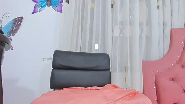 steila rochefort online show from December 19, 10:00 pm