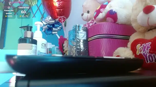 wendy rivera  online show from October 11, 10:58 am