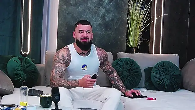 masterkingofmusclee online show from January 22, 6:31 am