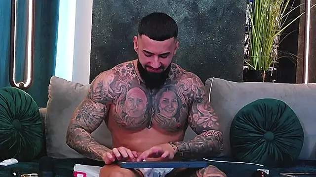 masterkingofmusclee online show from February 4, 10:00 am