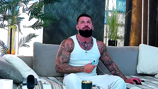 masterkingofmusclee online show from September 18, 8:49 am