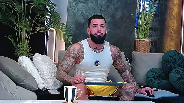 masterkingofmusclee online show from December 4, 7:39 am