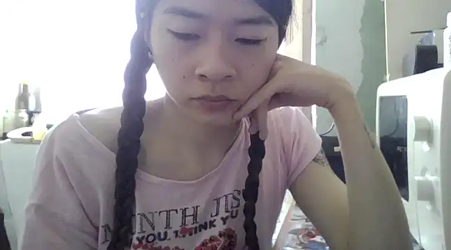Snapshot of CarlyJoy chatting on March 18, 6:46 am CarlyJoy online show from March 18, 6:46 am