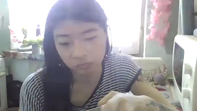 CarlyJoy online show from June 3, 10:40 am