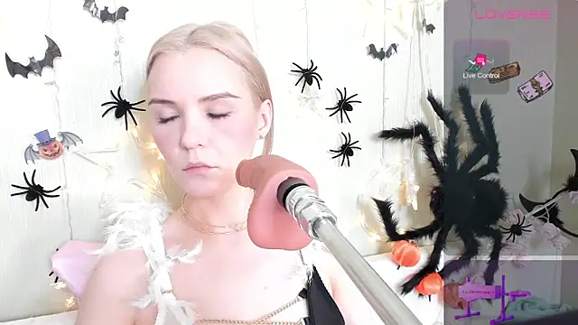 Kaya Devis online show from October 28, 4:27 am