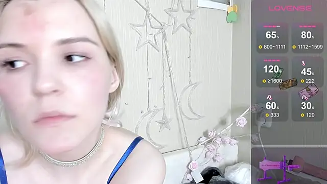 Kaya Devis online show from April 11, 7:45 am