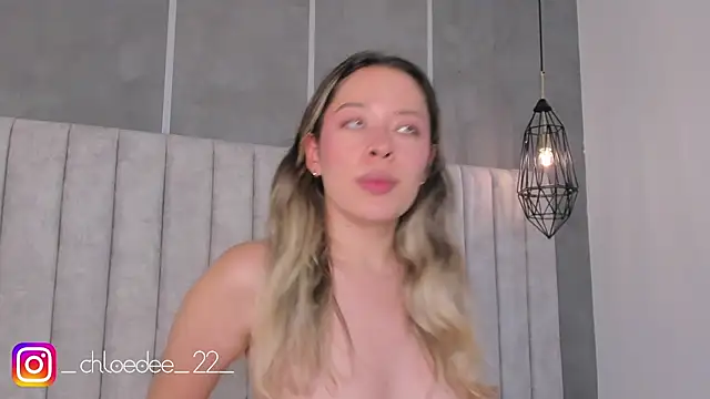 Snapshot of chloe_d chatting on January 7, 4:37 pm chloe d online show from January 7, 4:37 pm
