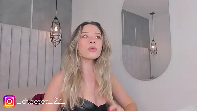 Snapshot of chloe_d chatting on February 3, 11:09 am chloe d online show from February 3, 11:09 am