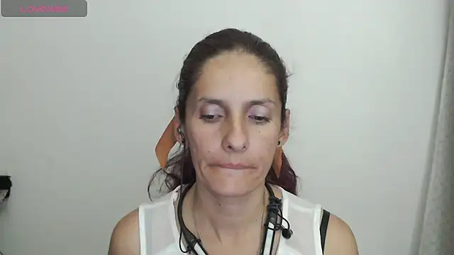 Snapshot of catalina_duran1 chatting on June 21, 4:26 am catalina duran1 online show from June 21, 4:26 am