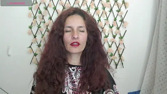 Snapshot of catalina_duran1 chatting on July 19, 5:33 am catalina duran1 online show from July 19, 5:33 am