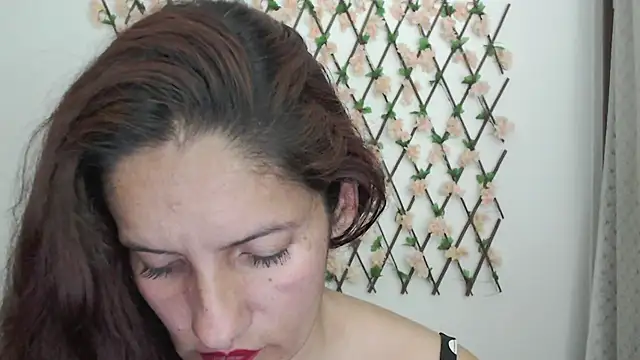 Snapshot of catalina_duran1 chatting on July 28, 4:19 am catalina duran1 online show from July 28, 4:19 am