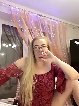 stiflers momy online show from January 30, 10:30 pm