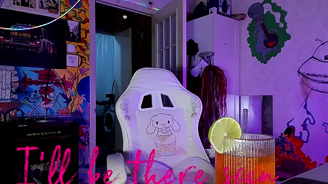 Sunny Mouse  online show from September 17, 4:41 pm