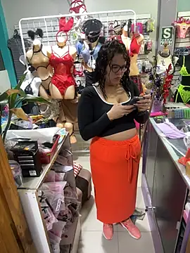 ROSALIALUCY online show from January 14, 1:38 pm