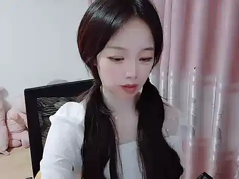 wwcc123 online show from October 24, 3:41 pm