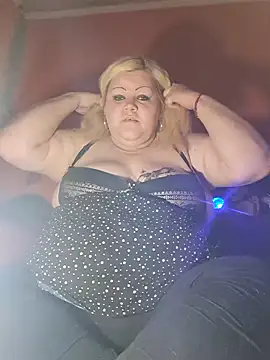 Snapshot of ducicsajsziii chatting on January 18, 12:04 pm ducicsajsziii online show from January 18, 12:04 pm