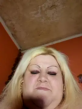 Snapshot of ducicsajsziii chatting on March 7, 11:27 pm ducicsajsziii online show from March 7, 11:27 pm