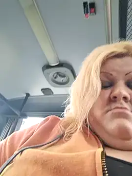 Snapshot of ducicsajsziii chatting on March 14, 12:18 pm ducicsajsziii online show from March 14, 12:18 pm