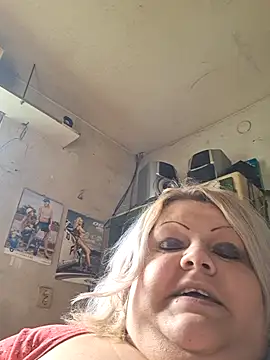 Snapshot of ducicsajsziii chatting on September 22, 10:06 am ducicsajsziii online show from September 22, 10:06 am