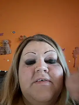 ducicsajsziii online show from April 13, 10:54 am