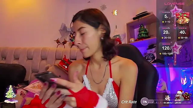 Snapshot of Gorgeous_Team chatting on December 10, 8:05 pm Gorgeous Team online show from December 10, 8:05 pm