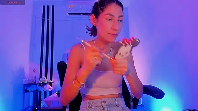 Snapshot of Gorgeous_Team chatting on February 4, 7:20 pm Gorgeous Team online show from February 4, 7:20 pm