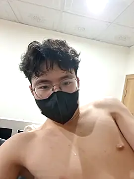 Gwencloudy online show from March 1, 4:09 pm