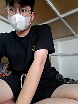 Gwencloudy online show from May 26, 8:21 am