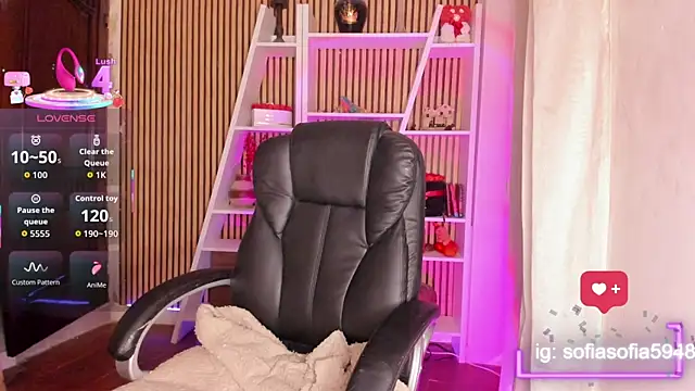 sofiah  online show from March 4, 7:09 pm