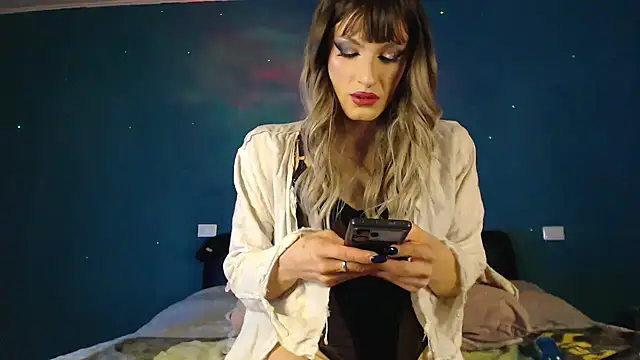 Karendolly  8 online show from April 5, 6:27 pm