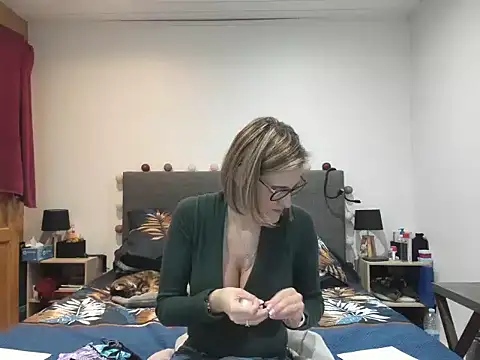 Snapshot of Madame_Callie chatting on April 1, 1:12 pm Madame Callie online show from April 1, 1:12 pm