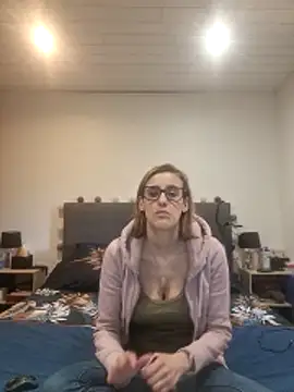 Snapshot of Madame_Callie chatting on May 17, 5:53 pm Madame Callie online show from May 17, 5:53 pm