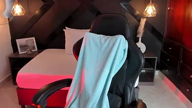 dark gotica online show from March 14, 7:44 pm