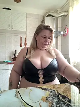 AriannaMilf online show from March 29, 8:25 am