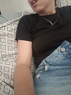 Snapshot of bruna_safadinhaa chatting on July 5, 3:30 pm bruna safadinhaa online show from July 5, 3:30 pm
