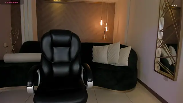 Snapshot of AlessiaCorleone_ chatting on October 23, 7:23 pm AlessiaCorleone online show from October 23, 7:23 pm
