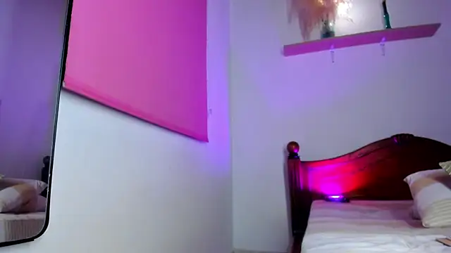 Snapshot of Juan_Castano chatting on November 9, 6:44 am Juan Castano online show from November 9, 6:44 am