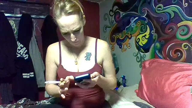 Snapshot of 4EyedSluttyGinger chatting on January 13, 6:05 pm 4EyedSluttyGinger online show from January 13, 6:05 pm