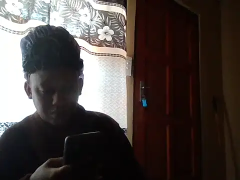 Snapshot of ShooingBunch chatting on October 13, 8:25 am ShooingBunch online show from October 13, 8:25 am