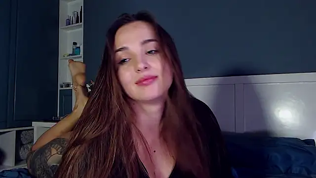 MeIisaLove online show from December 6, 7:10 am