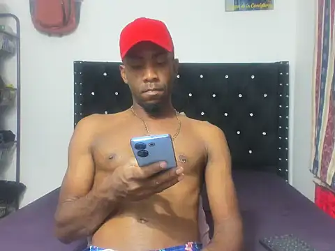 Snapshot of x_Jeiron_20BigCock_x chatting on March 19, 5:08 am x Jeiron 20BigCock x online show from March 19, 5:08 am