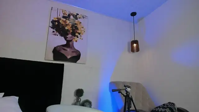 dolly zoe online show from February 7, 5:00 am