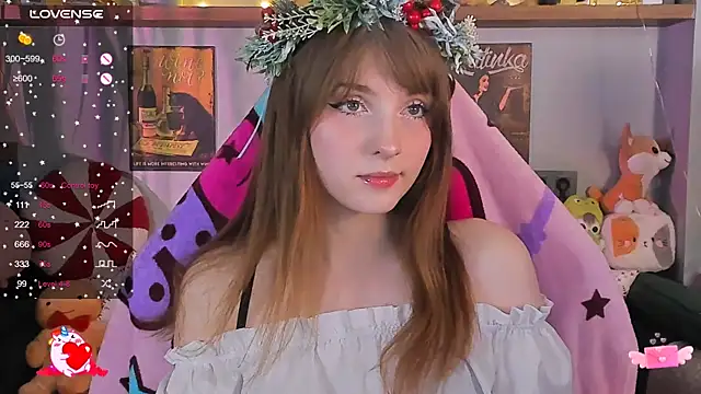 Snapshot of AliceLanley chatting on December 20, 12:16 pm AliceLanley online show from December 20, 12:16 pm