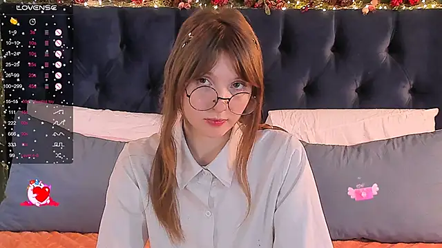 Snapshot of AliceLanley chatting on January 22, 12:06 pm AliceLanley online show from January 22, 12:06 pm