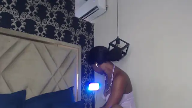 MichaelaCox online show from November 4, 8:52 pm