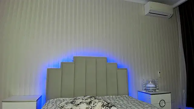 Snapshot of ooksiiii chatting on February 5, 12:31 am ooksiiii online show from February 5, 12:31 am