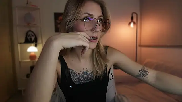 Dakotaa  online show from November 17, 4:29 am