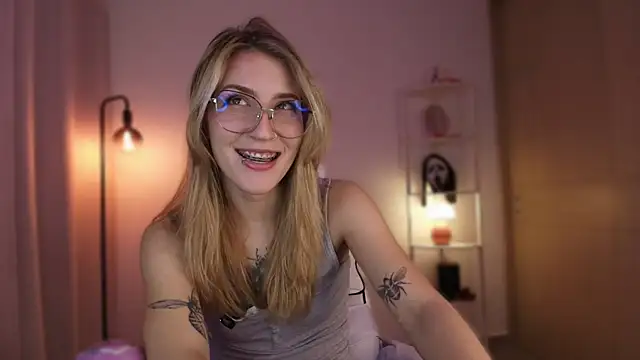 Dakotaa  online show from November 28, 4:37 am