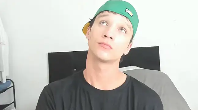 Snapshot of angelcortes chatting on December 3, 11:35 pm angelcortes online show from December 3, 11:35 pm